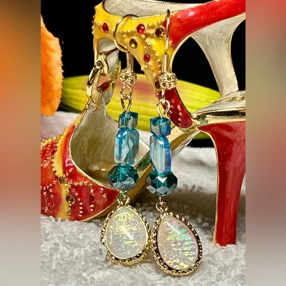 Elegant Gold and Blue Dangle Earrings - Picture 5 of 7